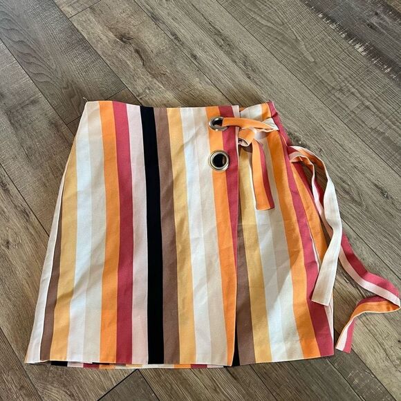 Urban Outfitters UO Grommet-Tie
Striped Wrap Mini Skirt size S - Picture 1 of 9